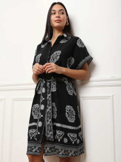Robe chemise ceinturée à motifs bohèmes noire