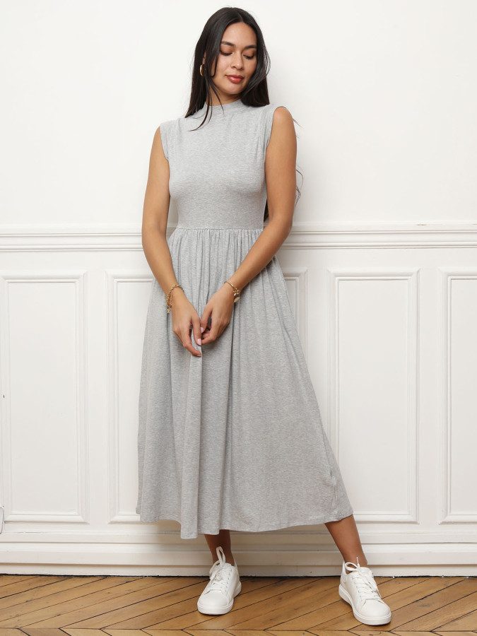 Robe grise mi-longue évasée