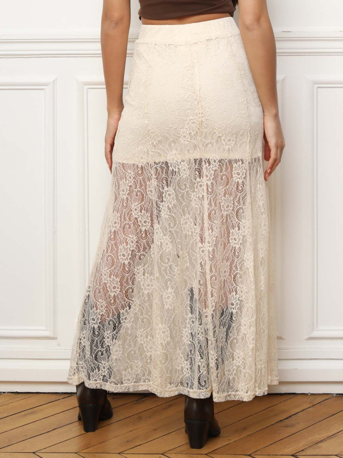Jupe longue et évasée en dentelle beige