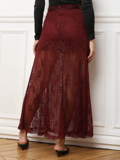 Jupe longue et évasée en dentelle bordeaux