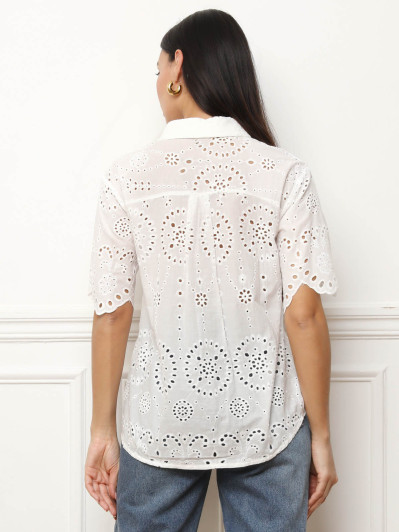 Chemise à poches en broderie anglaise