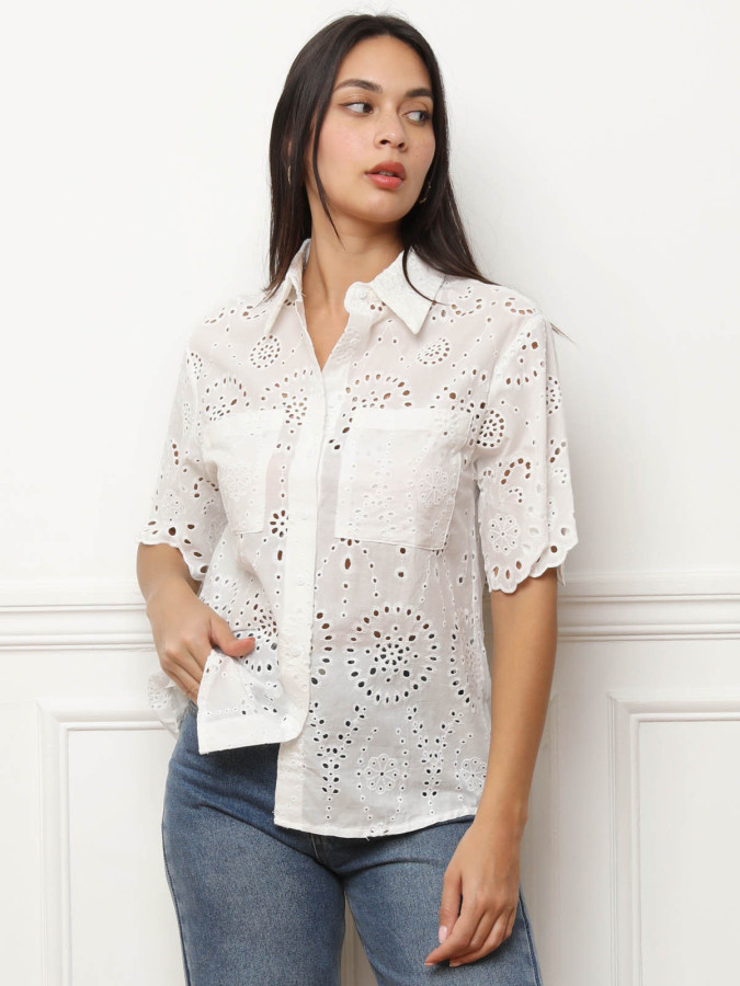 Chemise à poches en broderie anglaise