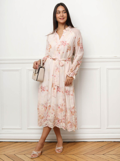 Robe longue à motif floral et ceinture rose