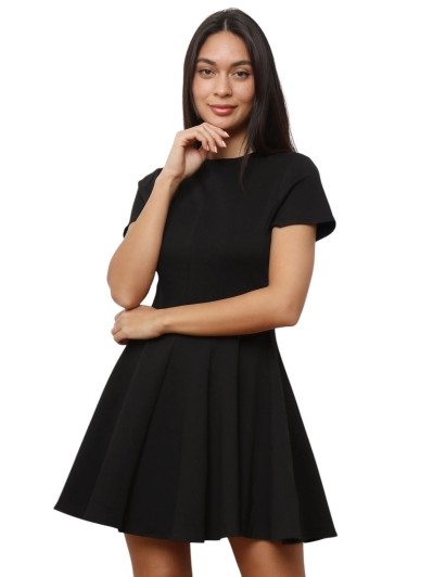 Robe patineuse noire plissée à manches courtes