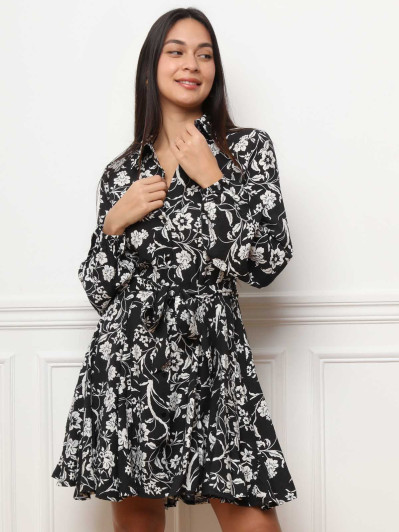 Robe chemise à volants et fleurs noire