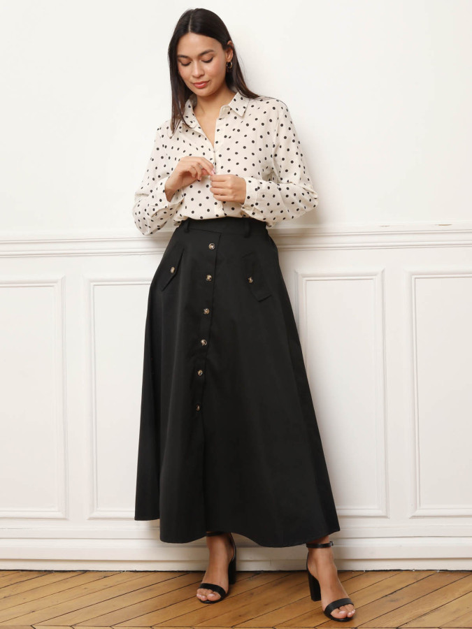 Jupe longue évasée et boutonnée noire