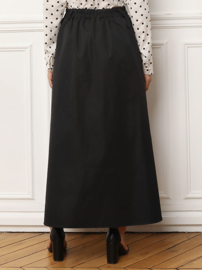 Jupe longue évasée et boutonnée noire