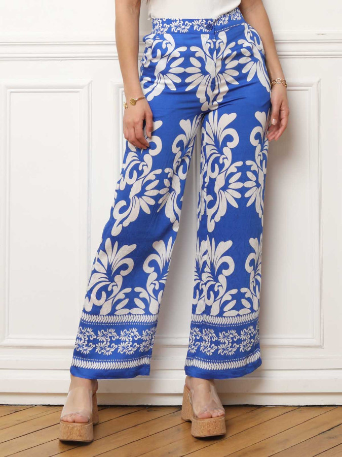 Pantalon bleu fluide droit à motifs