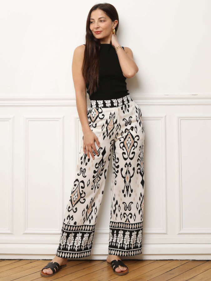 Pantalon ample noir à imprimés ethniques