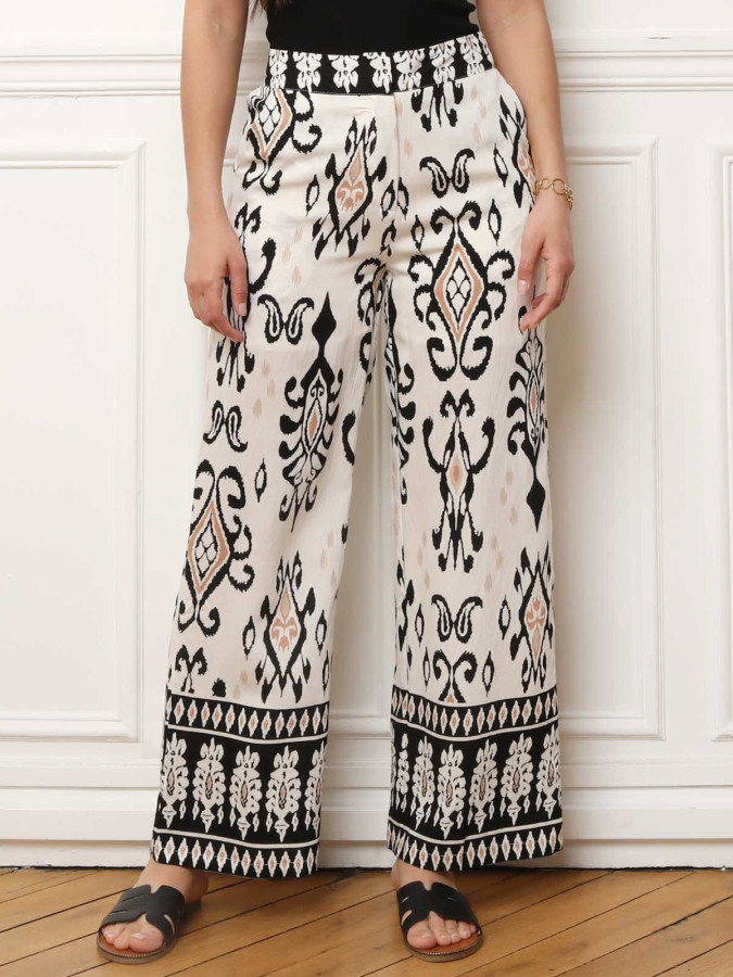 Pantalon ample noir à imprimés ethniques