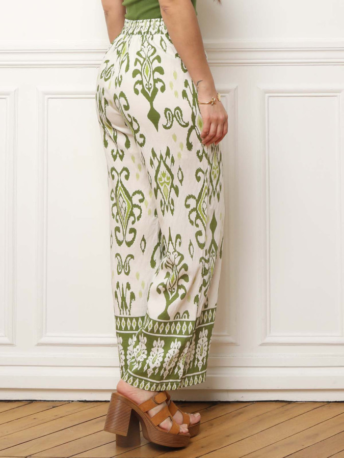 Pantalon ample vert à imprimés ethniques