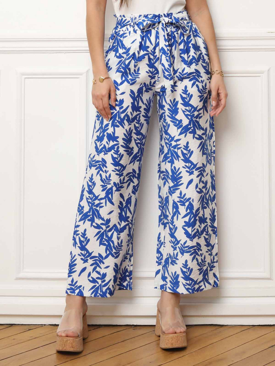 Pantalon ceinturé bleu à motifs feuilles