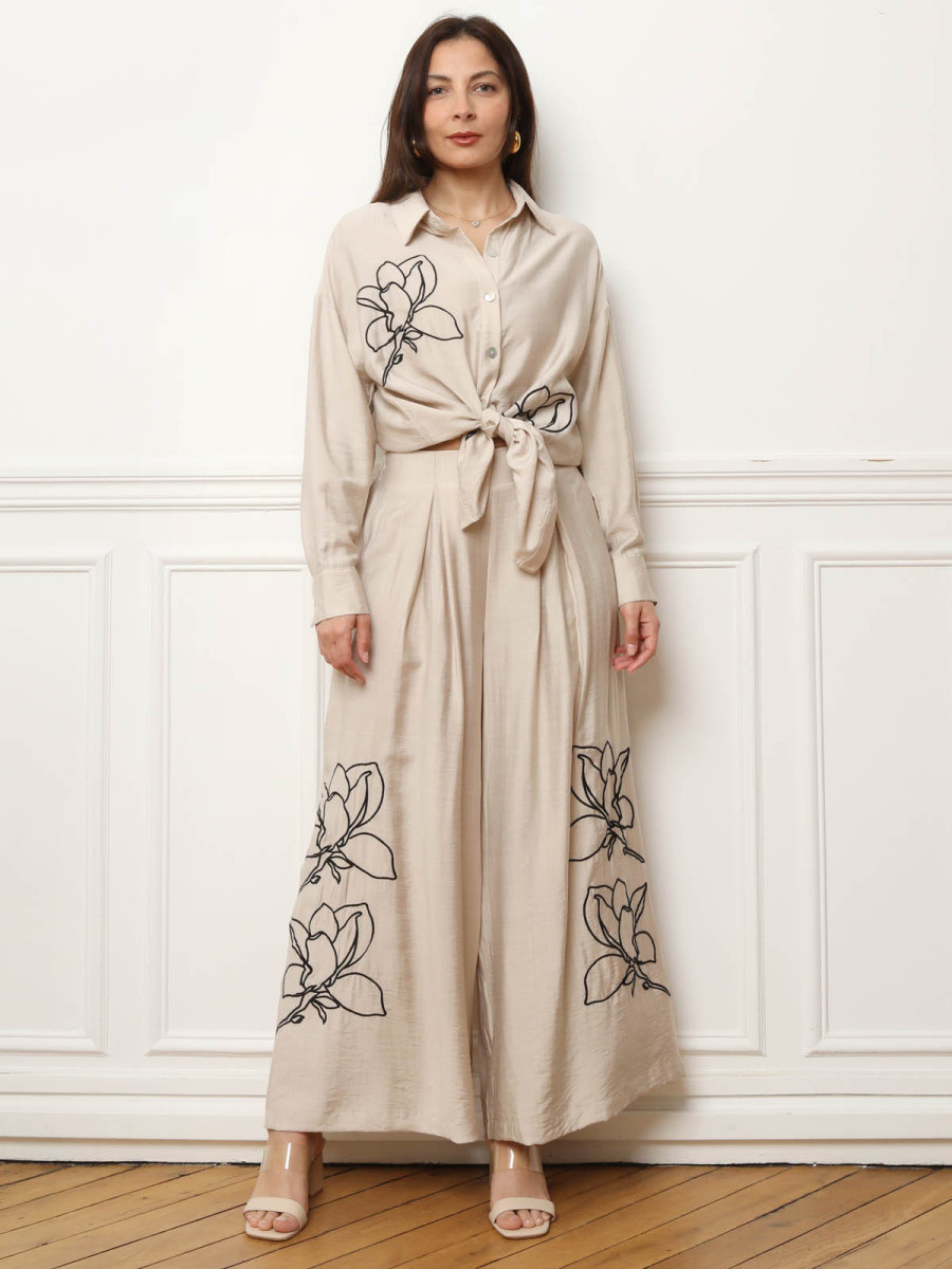 Pantalon palazzo beige à fleurs brodées