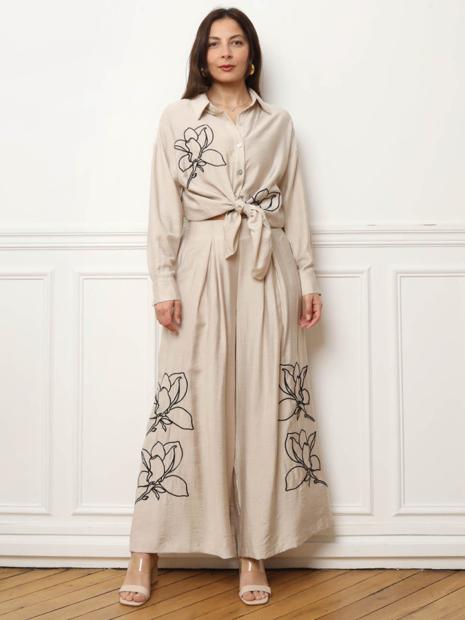 Pantalon palazzo beige à fleurs brodées