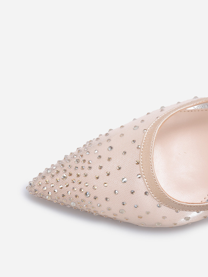 Escarpins slingback satinés à strass beiges