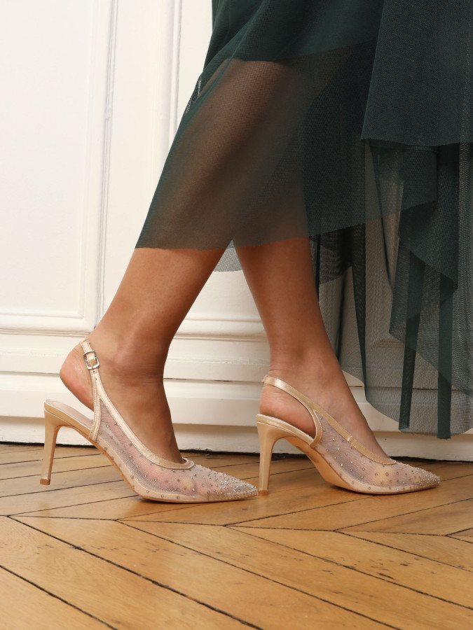 Escarpins slingback satinés à strass beiges