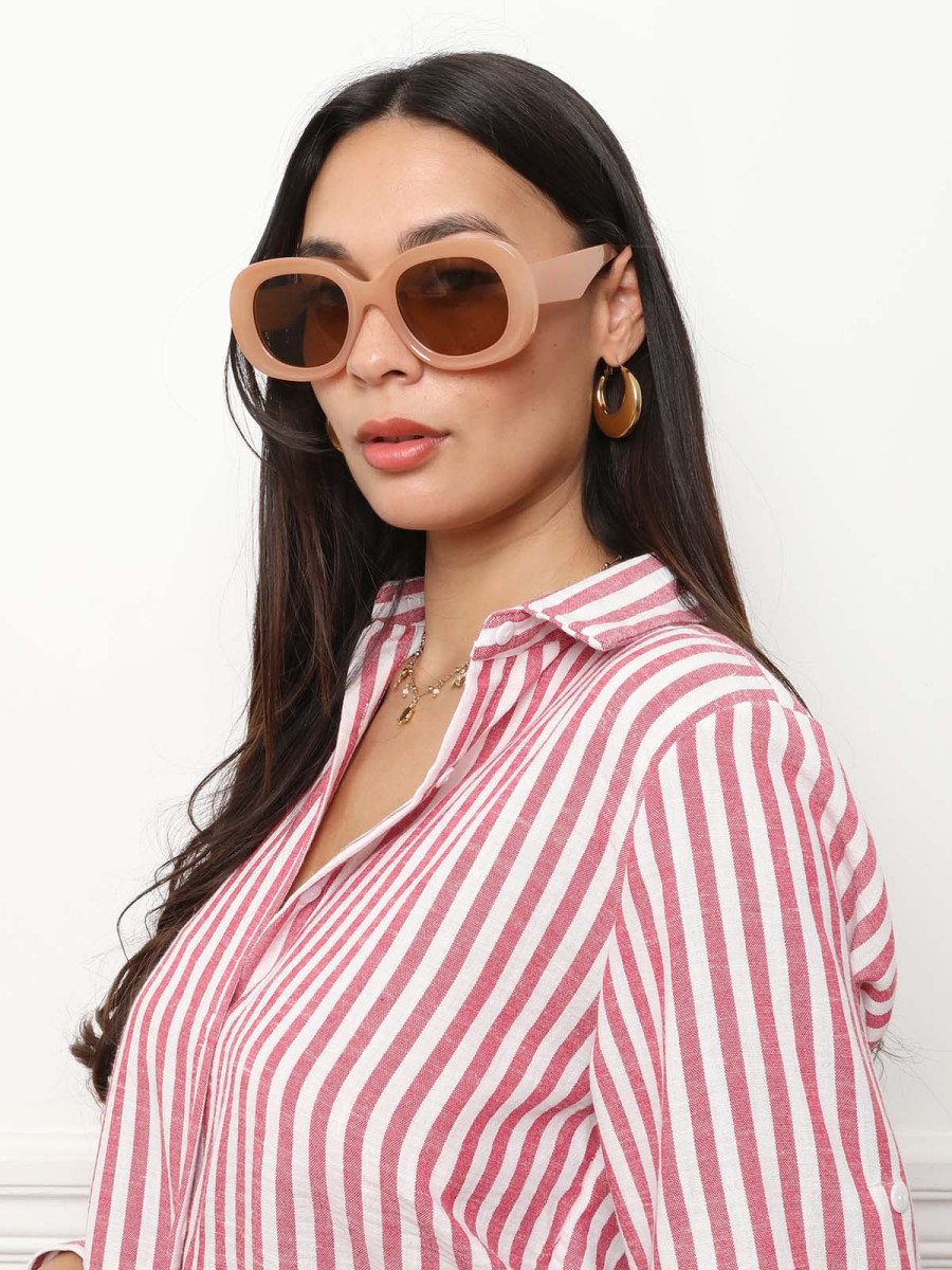 Lunettes de soleil style rétro nude