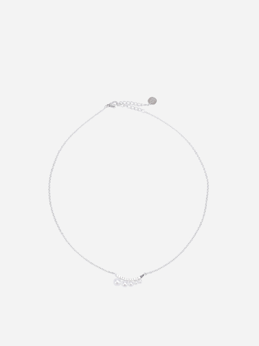 Collier argenté avec pendentif strass et perles