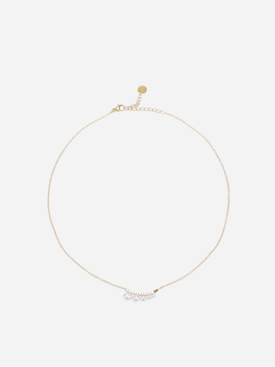 Collier doré avec pendentif strass et perles