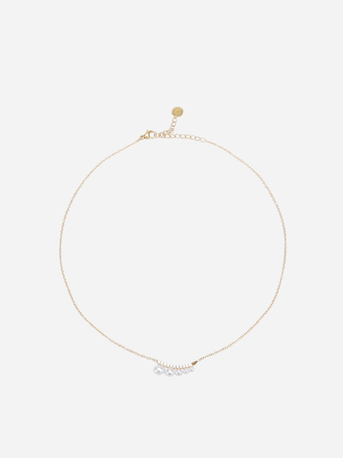 Collier doré avec pendentif strass et perles