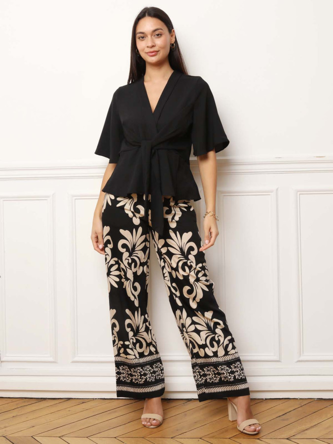 Blouse noire à nouer à manches papillons