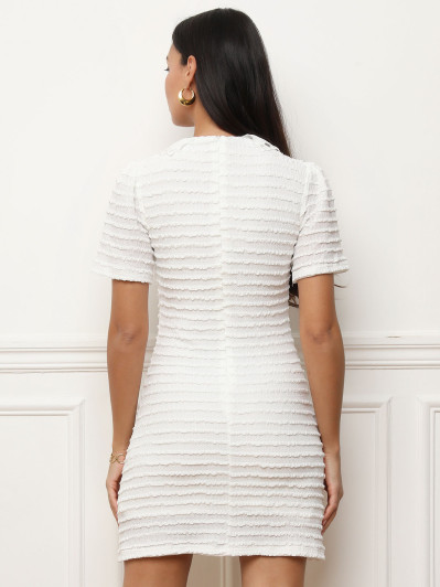 Robe texturée blanche à col claudine