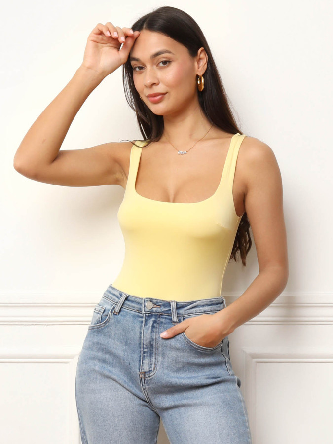 Body moulant à col carré