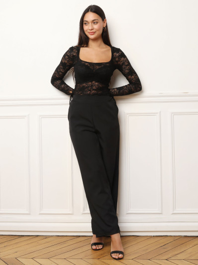 Top en dentelle à col rond noir