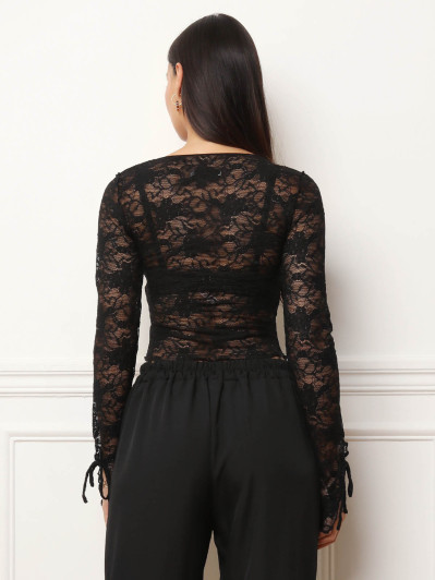 Top en dentelle à col rond noir