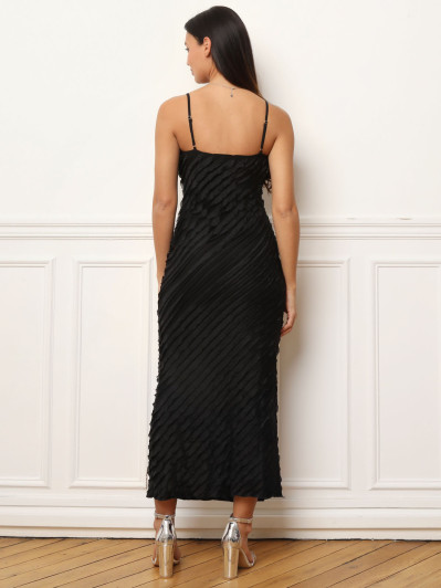 Robe longue noire à mini volants