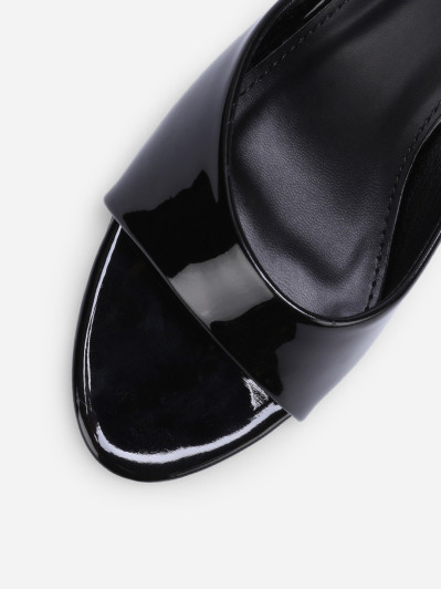 Mules vernies noires à talon bobine