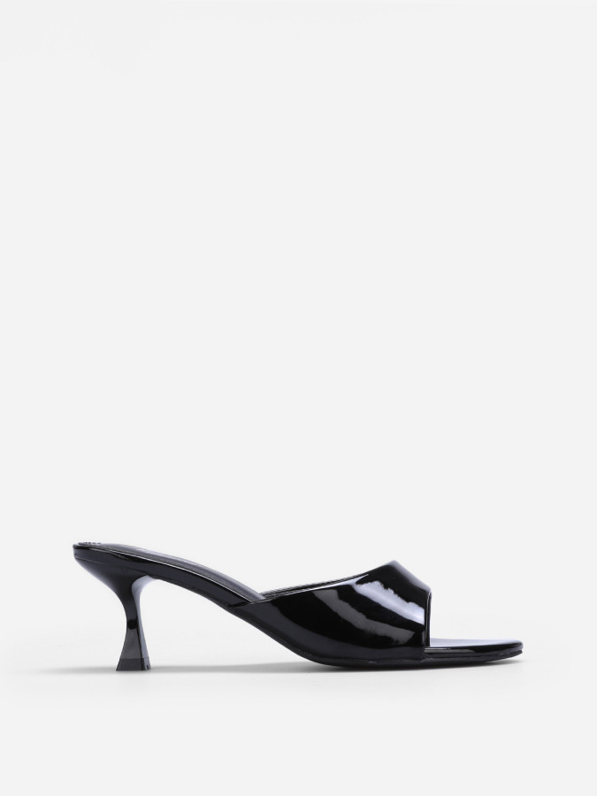 Mules vernies noires à talon bobine