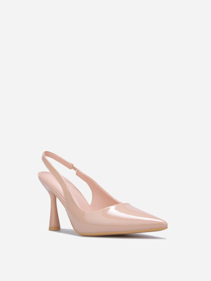 Escarpins vernis beiges à lanière et talon bobine