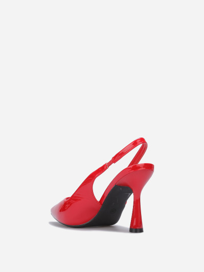 Escarpins vernis rouges à lanière et talon bobine