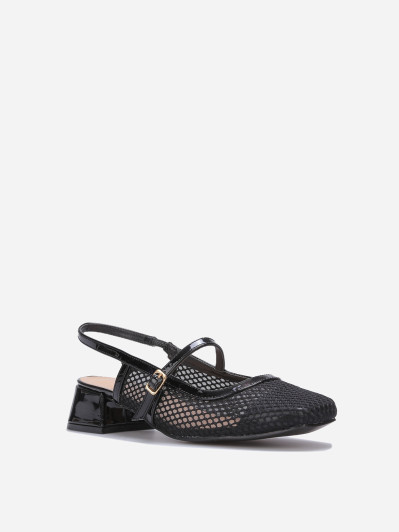 Slingback en résille noire à talon carré