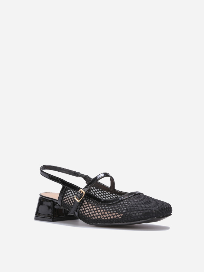 Slingback en résille noire à talon carré