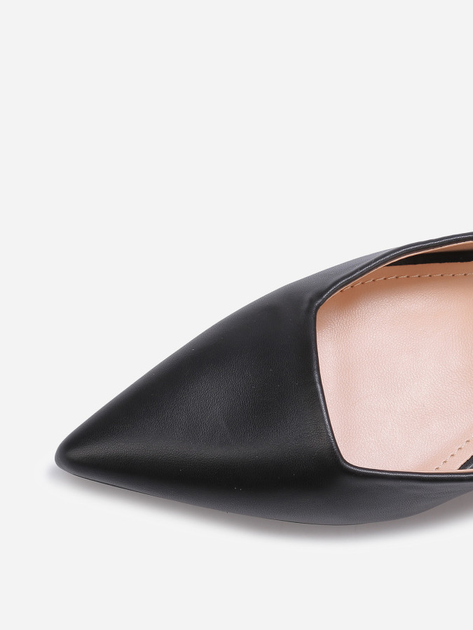 Escarpins slingback noir à petit talon carré