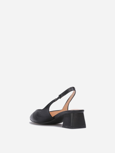 Escarpins slingback noir à petit talon carré