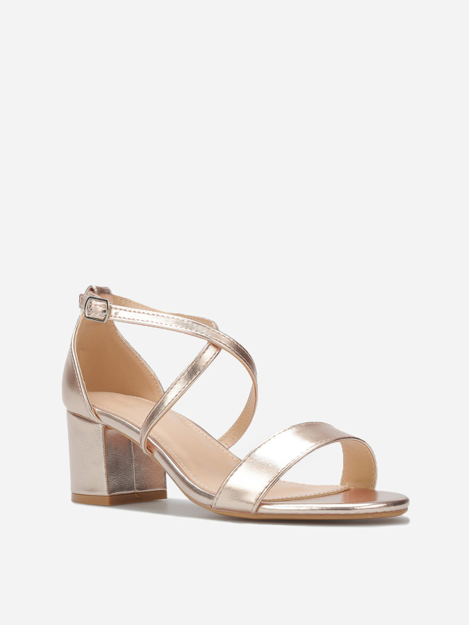 Sandales rose doré avec brides croisées