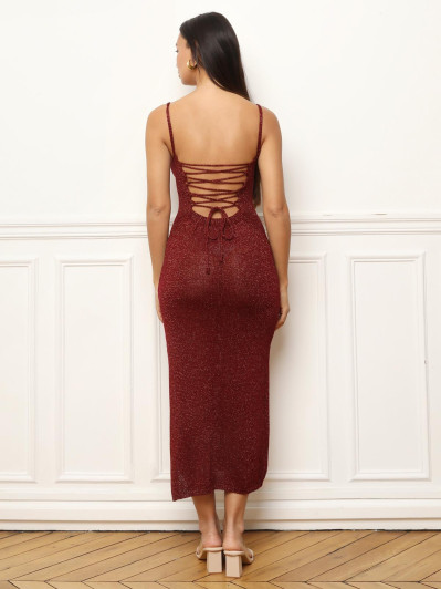 Robe en maille fendue et dos lacé bordeaux