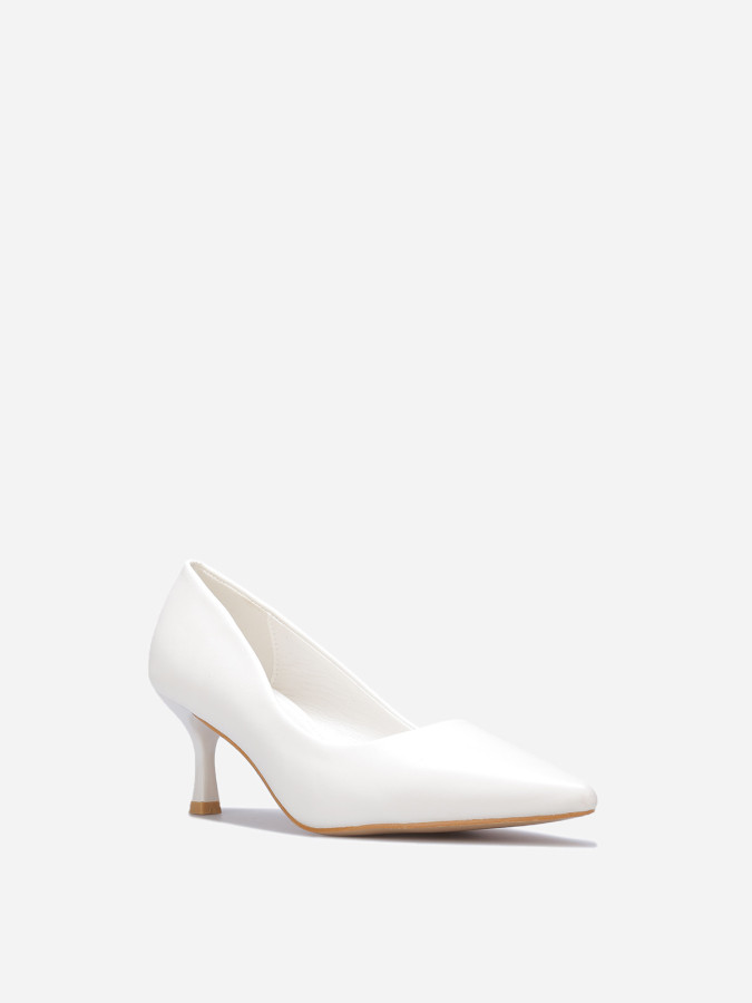 Escarpins blancs pointus en simili