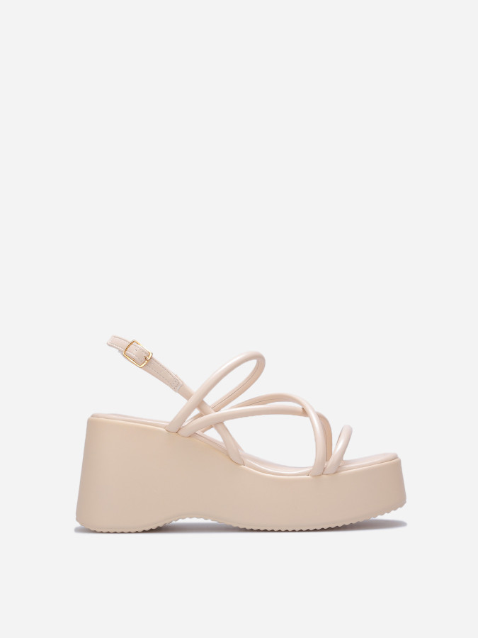 Sandales beiges à plateforme et lanières croisées