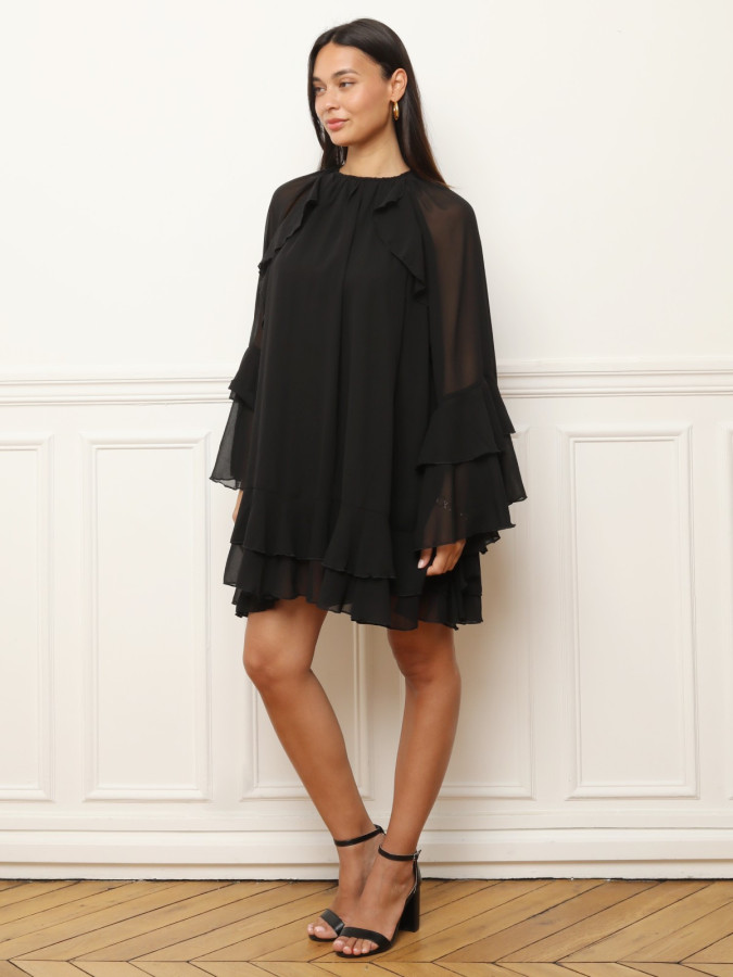 Robe évasée noire à volants