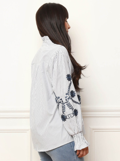 Chemisier à rayures et fleurs brodées bleue