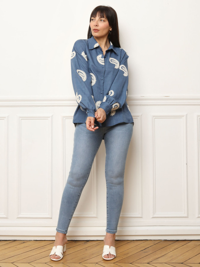 Chemise fluide à broderie cachemire bleue