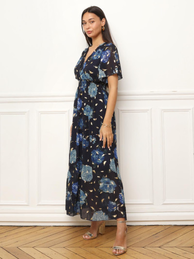 Robe longue à motifs fleurs et feuilles dorées bleu marine