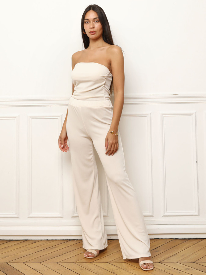 Ensemble à top bustier et pantalon évasé beige
