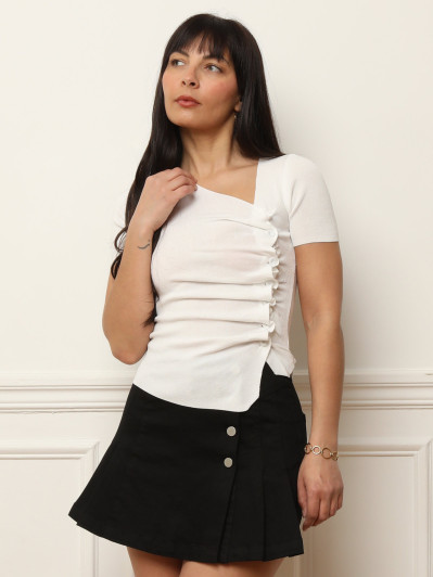 Top asymétrique et boutonné blanc