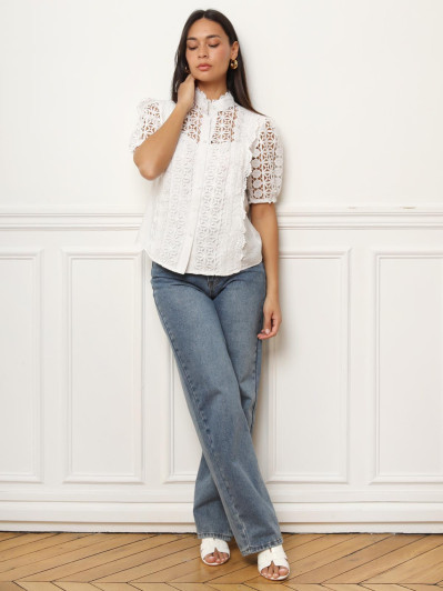 Chemisier dentelle crochet blanc et boutons perles