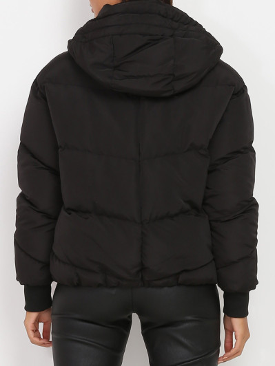 Doudoune courte noire matelassée